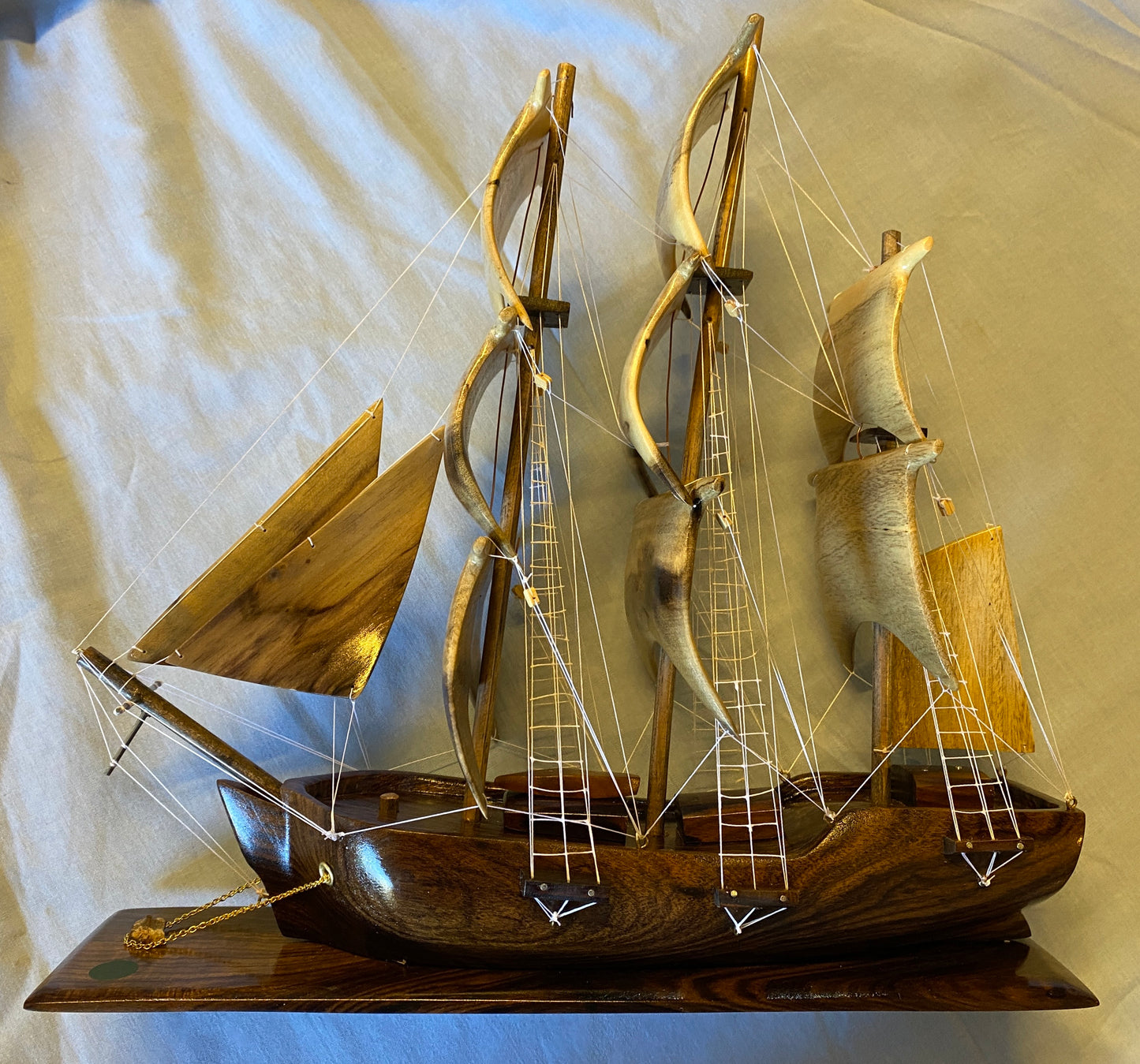 HMS Bounty Model - L